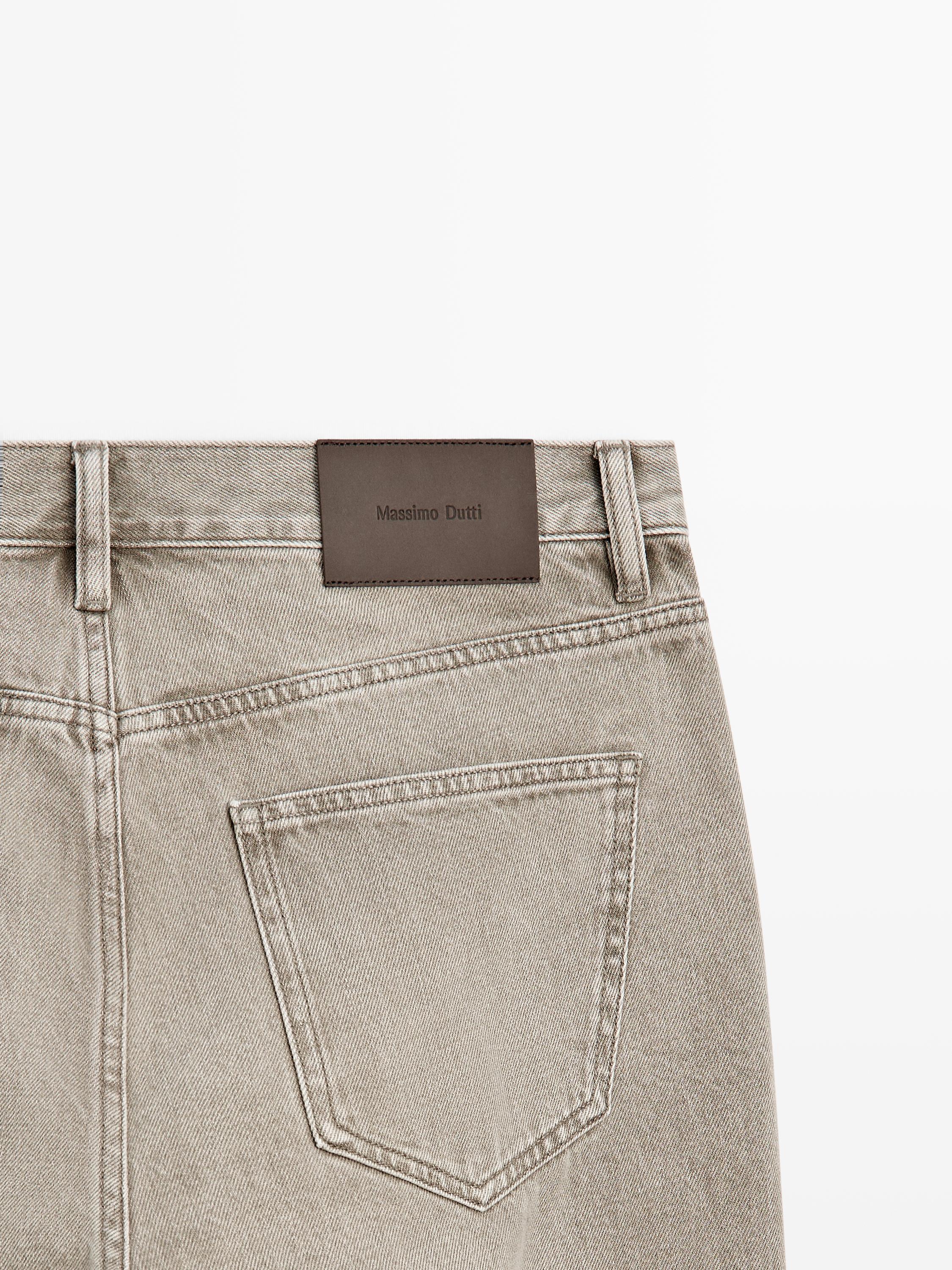 Straight-leg jeans